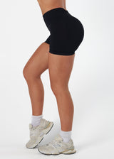 SIGNATURE SCRUNCH SHORTS - LIQUORICE