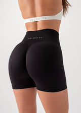 ULTIMATE SEAMLESS SCRUNCH SHORTS 2.0 - BLACK