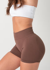 ULTIMATE SEAMLESS SCRUNCH SHORTS MINI - CHOCOLATE