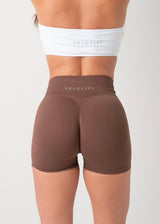 ULTIMATE SEAMLESS SCRUNCH SHORTS MINI - CHOCOLATE