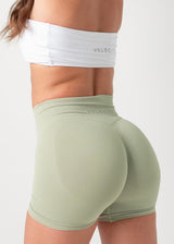 ULTIMATE SEAMLESS SCRUNCH SHORTS MINI - SAGE