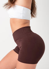 ULTIMATE SEAMLESS SCRUNCH SHORTS 3.0 - ESPRESSO