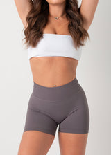 ULTIMATE SEAMLESS SCRUNCH SHORTS MINI - STEEL