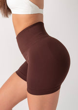 ULTIMATE SEAMLESS SCRUNCH SHORTS 2.0 - ESPRESSO