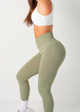 ULTIMATE SEAMLESS SCRUNCH LEGGINGS - PISTACHIO