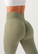 ULTIMATE SEAMLESS SCRUNCH LEGGINGS - PISTACHIO