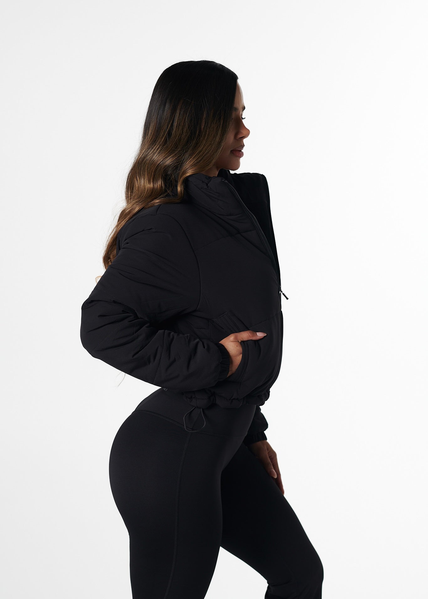 fig London Aerialpile puff CO ブラック CROPPED PUFFER - BLACK – Velocity Activewear