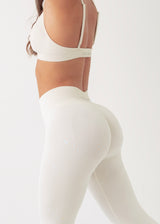 SIGNATURE SCRUNCH LEGGINGS - VANILLA