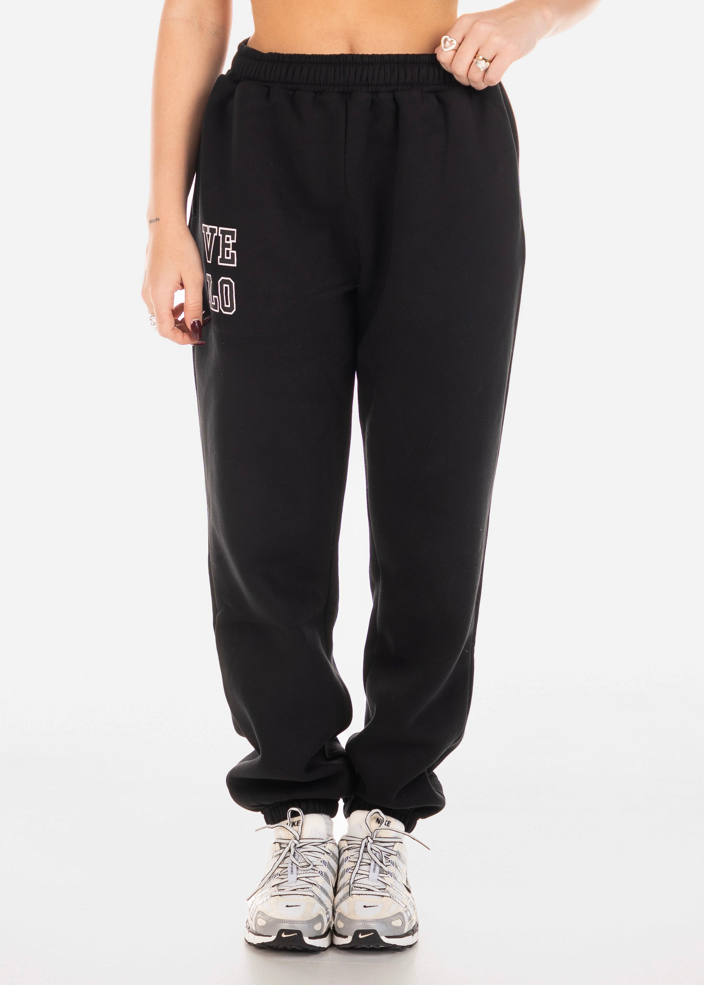 VELO OVERSIZED TRACKPANTS - BLACK