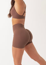 SIGNATURE SCRUNCH SHORTS - CHOCOLATE