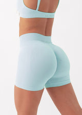 SIGNATURE SCRUNCH SHORTS - SKY