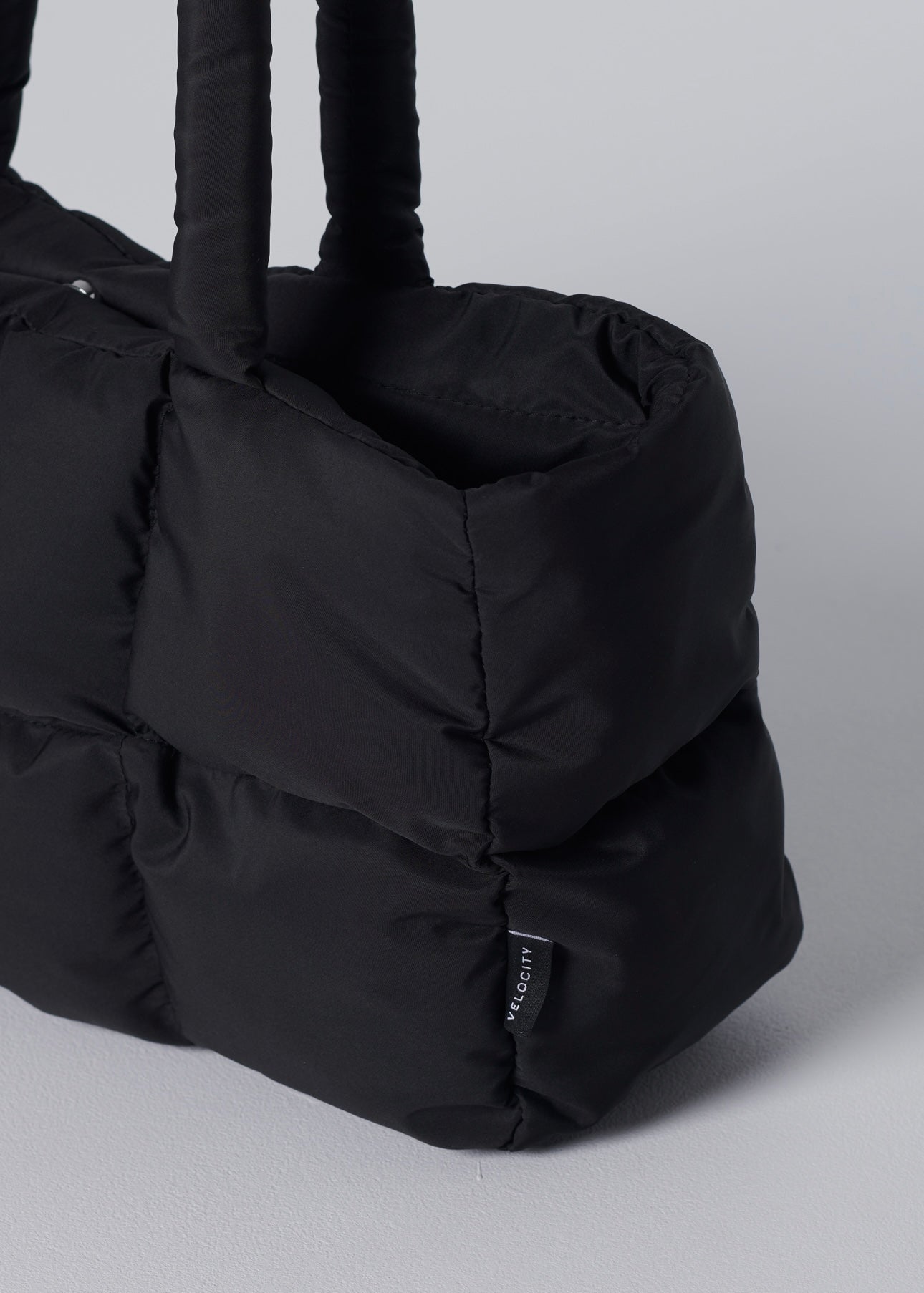 PILLOW TOTE - BLACK