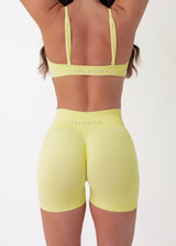 SIGNATURE SCRUNCH SHORTS - LEMON SORBET