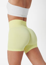 SHAPE SIGNATURE SHORTS - LEMON SORBET