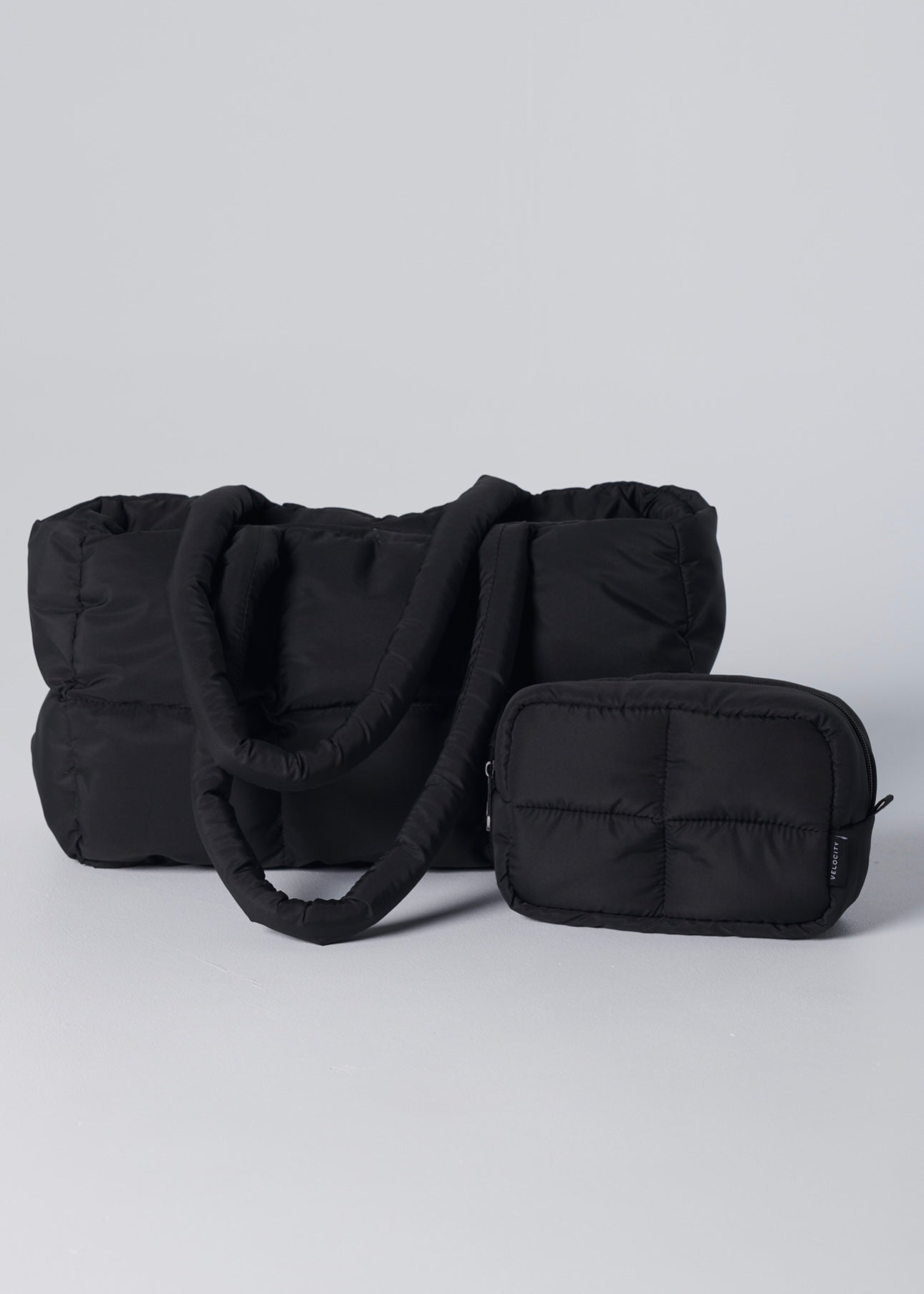 PILLOW ESSENTIALS BAG - BLACK