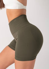 ULTIMATE SEAMLESS SCRUNCH SHORTS 2.0 - MOSS