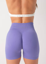 ULTIMATE SEAMLESS SCRUNCH SHORTS 2.0 - VIOLET