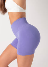 ULTIMATE SEAMLESS SCRUNCH SHORTS 2.0 - VIOLET