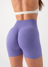 ULTIMATE SEAMLESS SCRUNCH SHORTS 2.0 - VIOLET