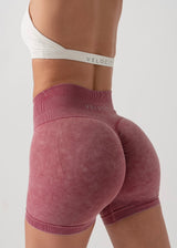 ULTIMATE SEAMLESS SCRUNCH SHORTS 2.0 - BERRY