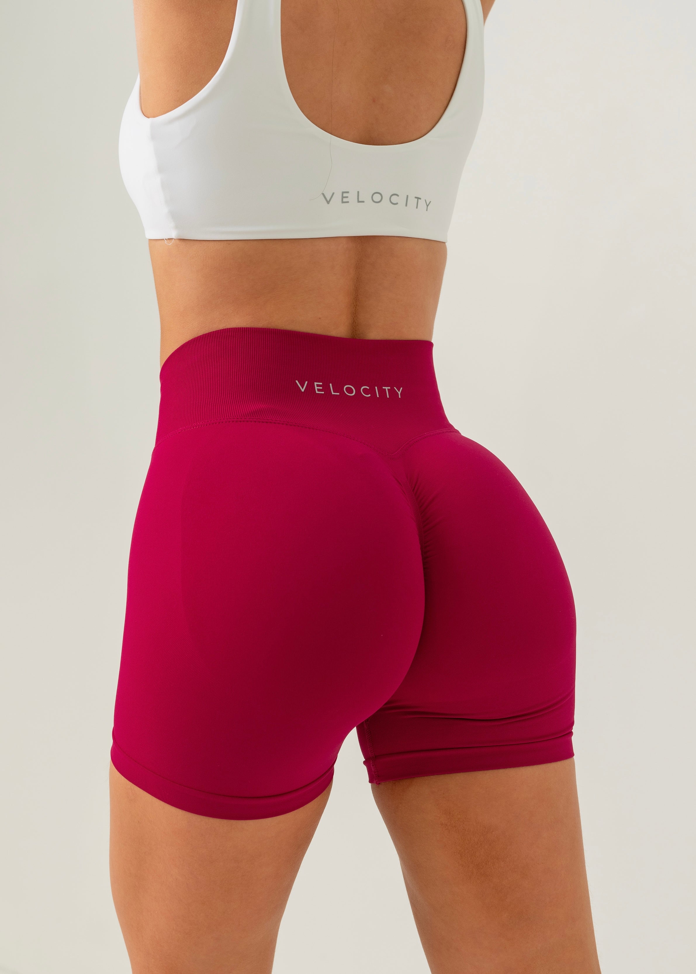 ULTIMATE SEAMLESS SCRUNCH SHORTS MINI - RASPBERRY