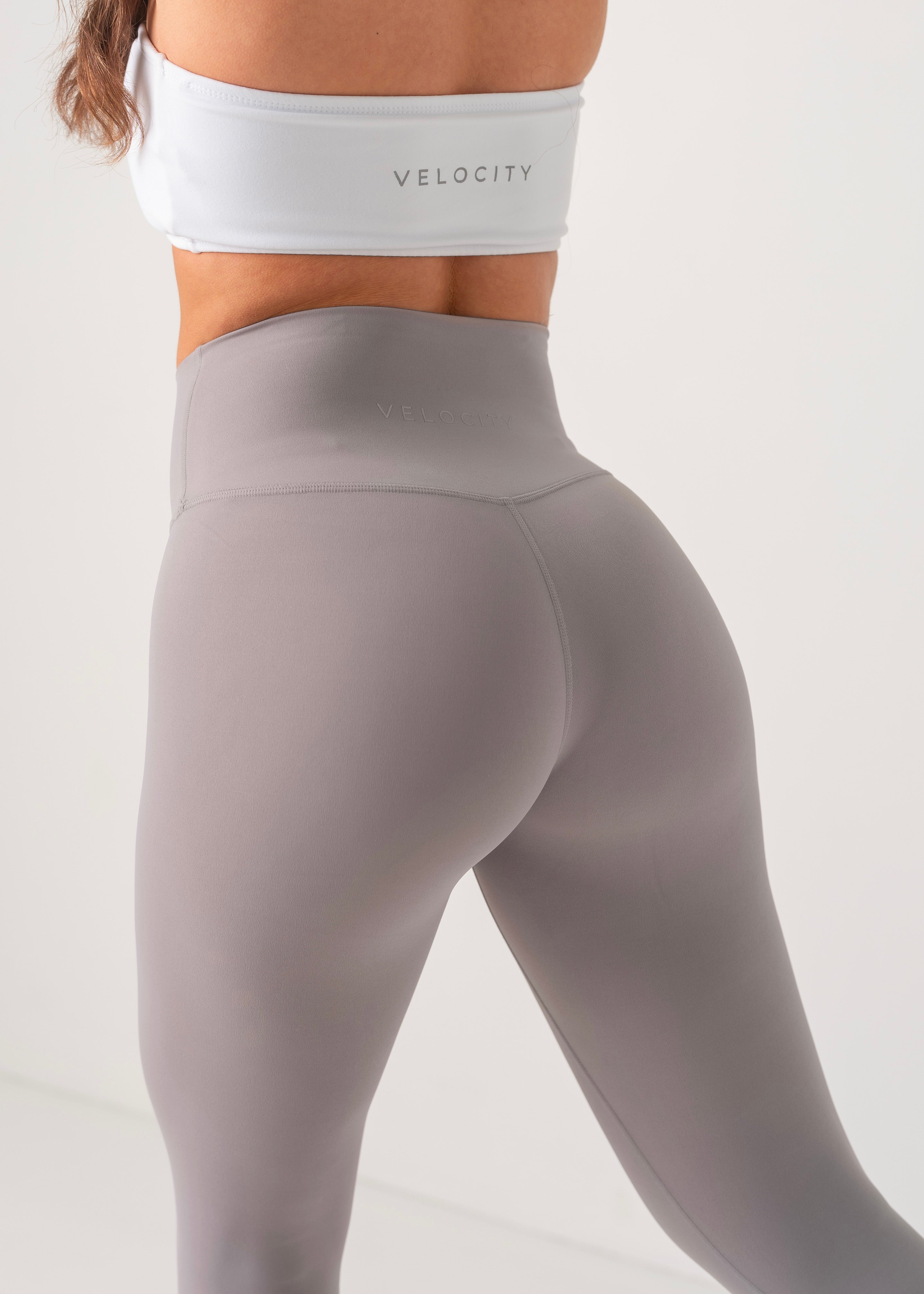 PERFORMANCE LEGGINGS - GREY