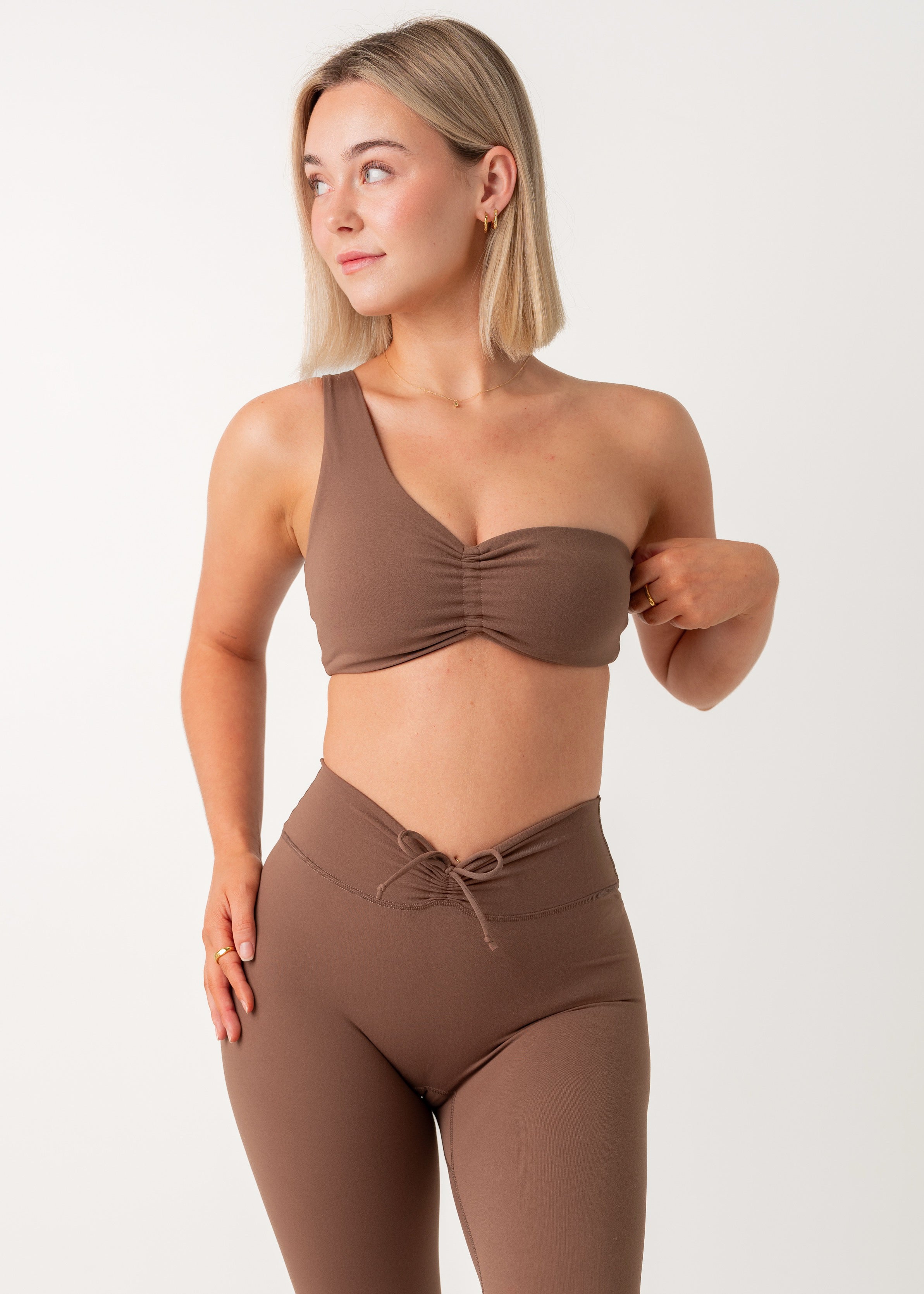 POISE ONE SHOULDER BRA - CHOCOLATE