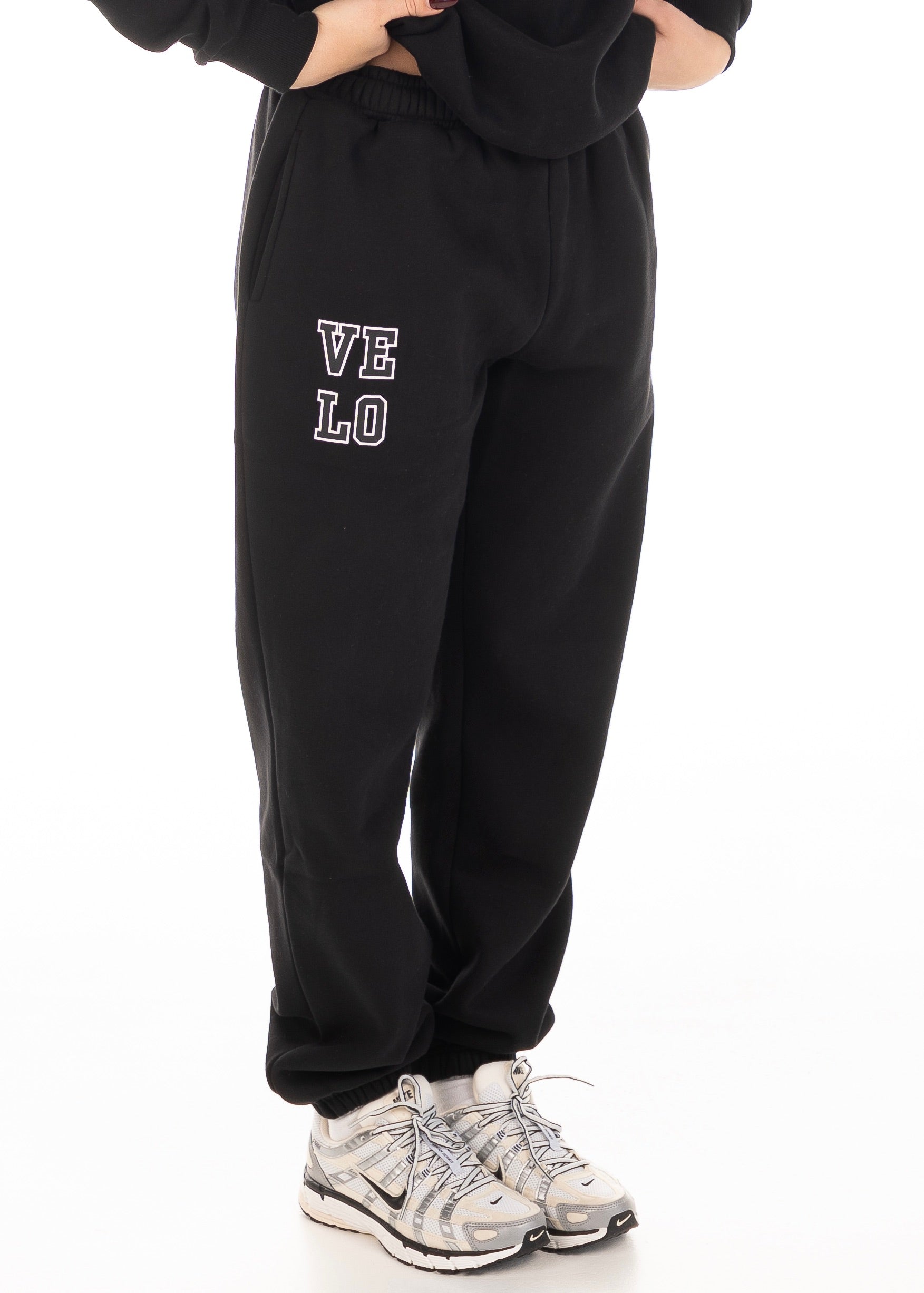 VELO OVERSIZED TRACKPANTS - BLACK