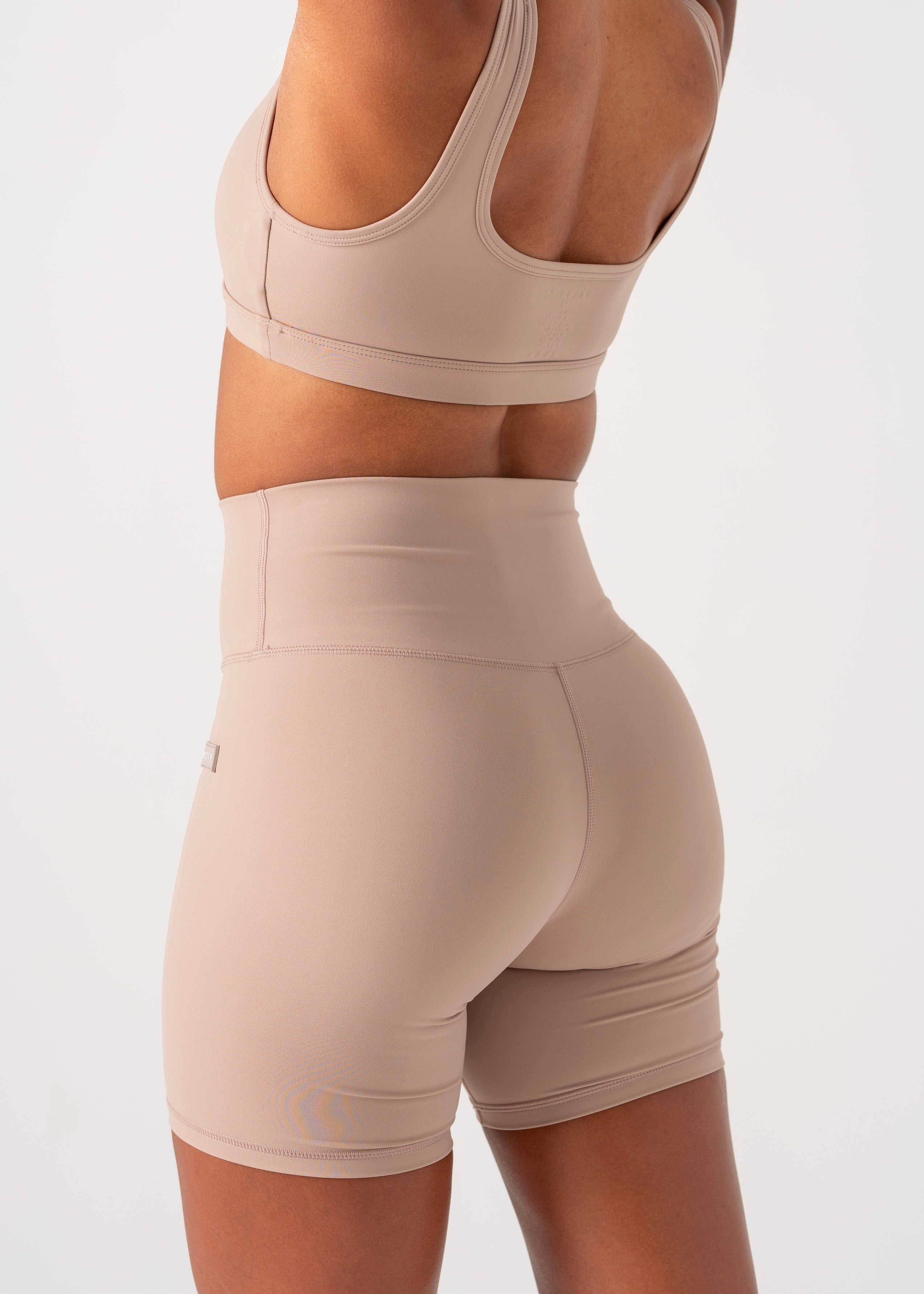 SS SEAMLESS SHORTS - BEIGE