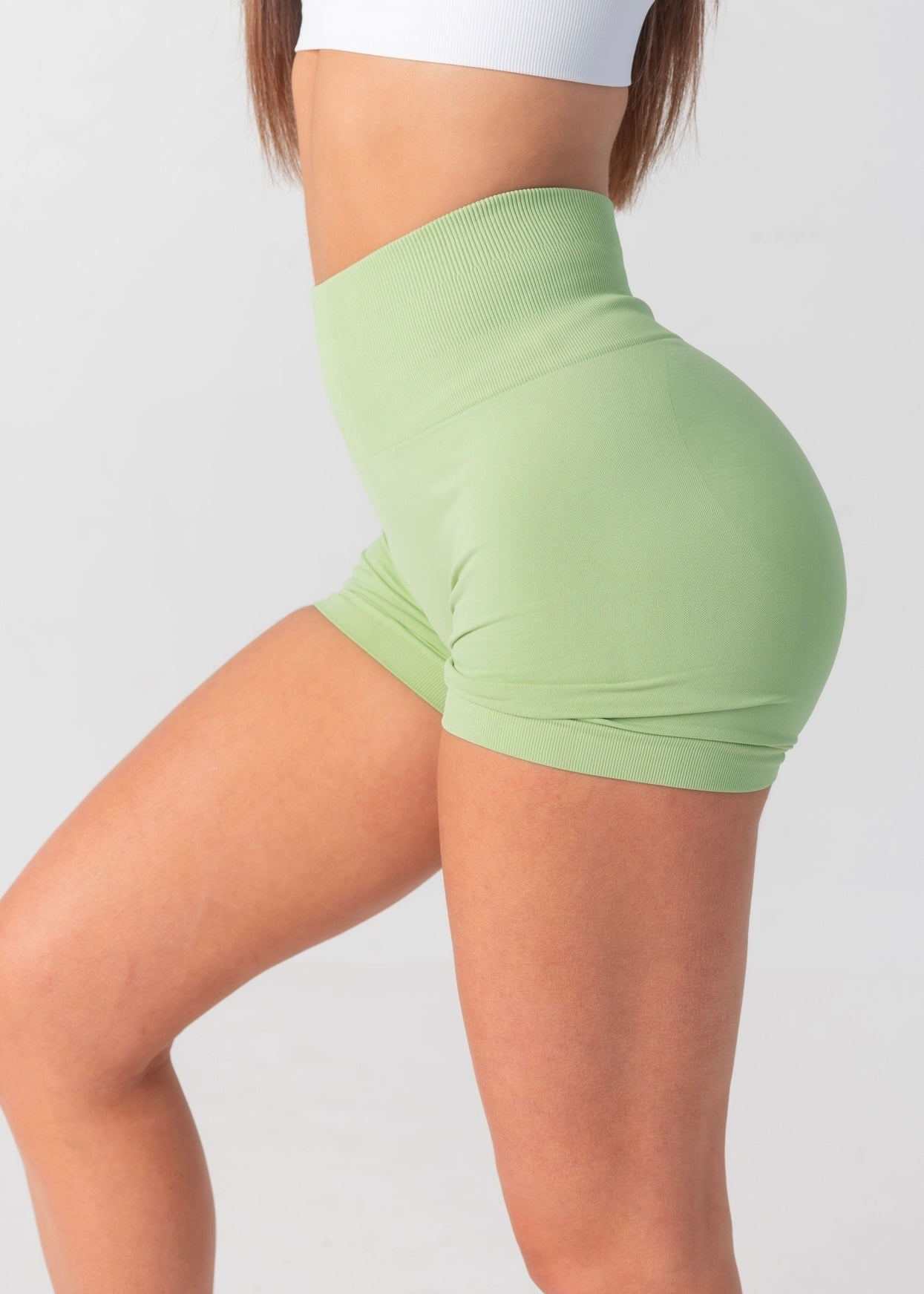ULTIMATE SEAMLESS SCRUNCH SHORTS 2.0 - LIME
